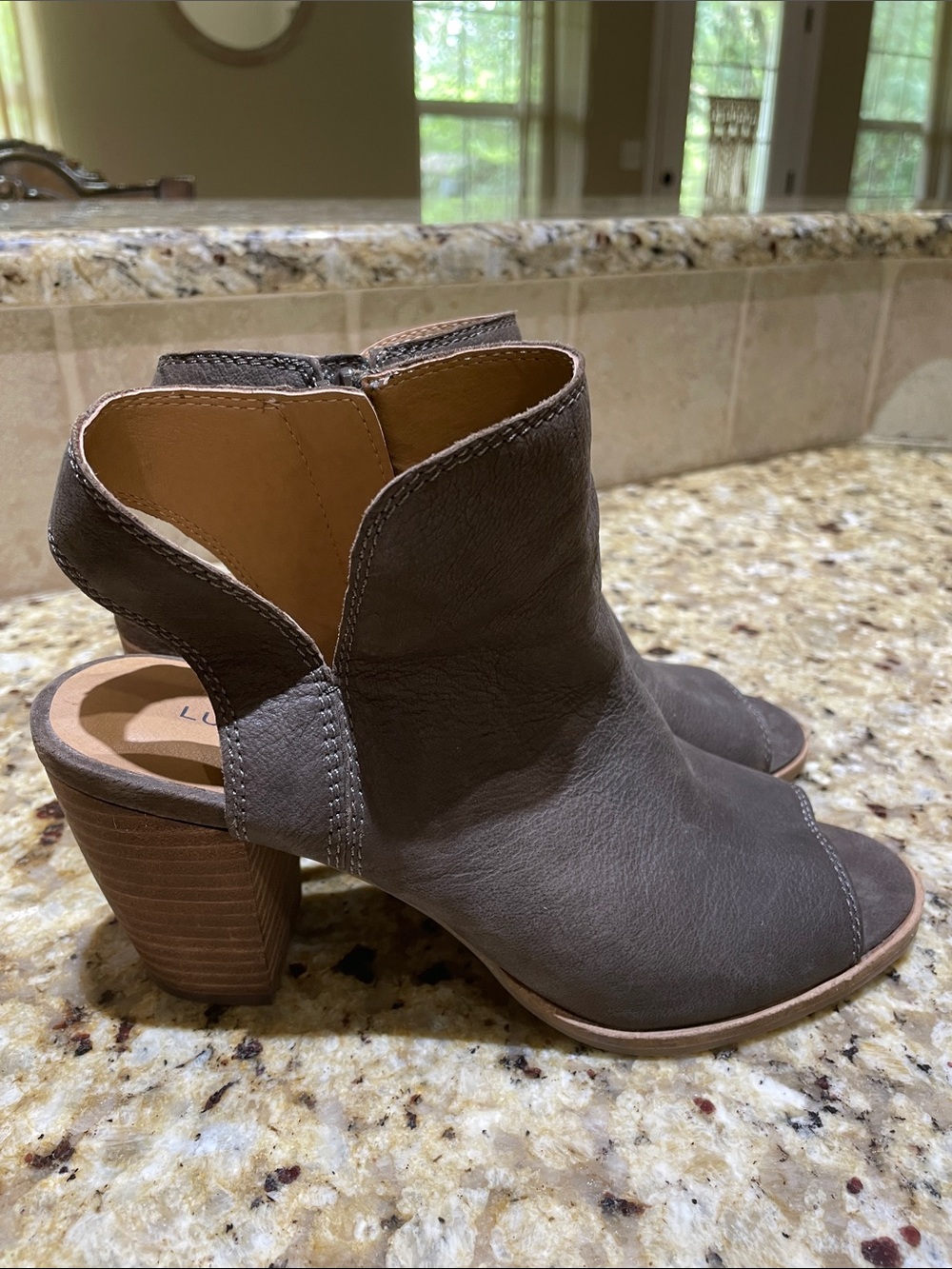 Lucky Brand Brown Leather open toe Heeled Sandals Size 7.5
